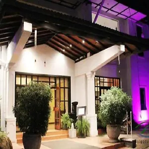 Dampe Village Hotel Piliyandala