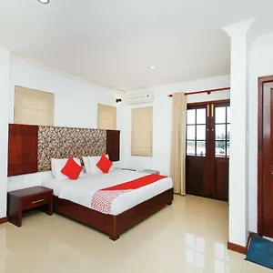 Queensbury Malabe Hotel Kaduwela